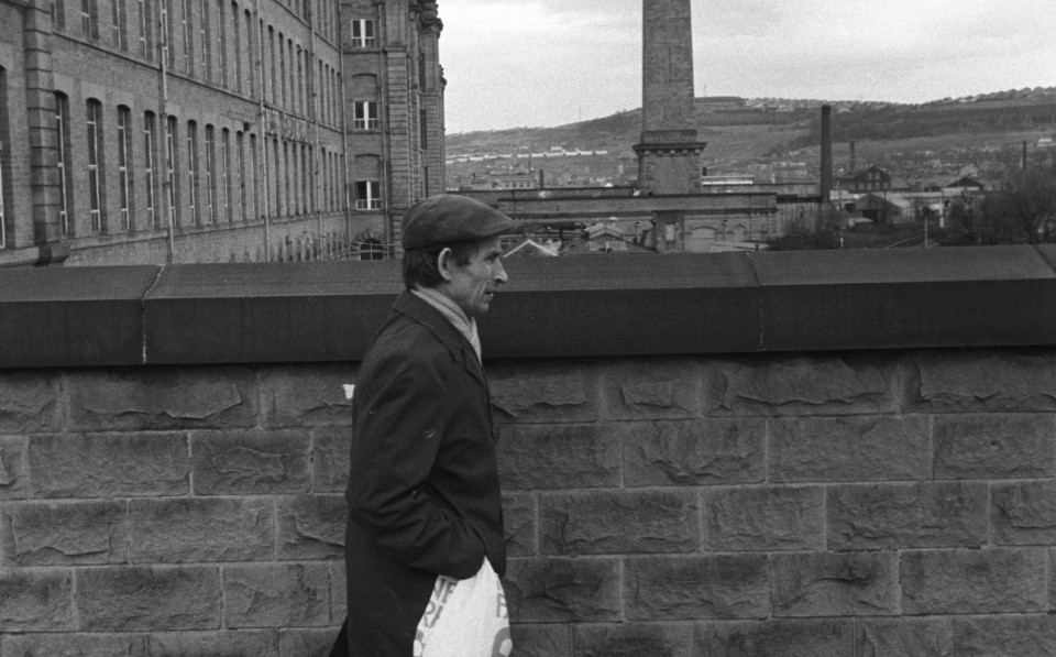1980'S FACTORY WORK   ENGLAND WORKING CLASS SOCIETY SALTS MILL SALTAIRE nr BRADFORD YORKSHIRE 005