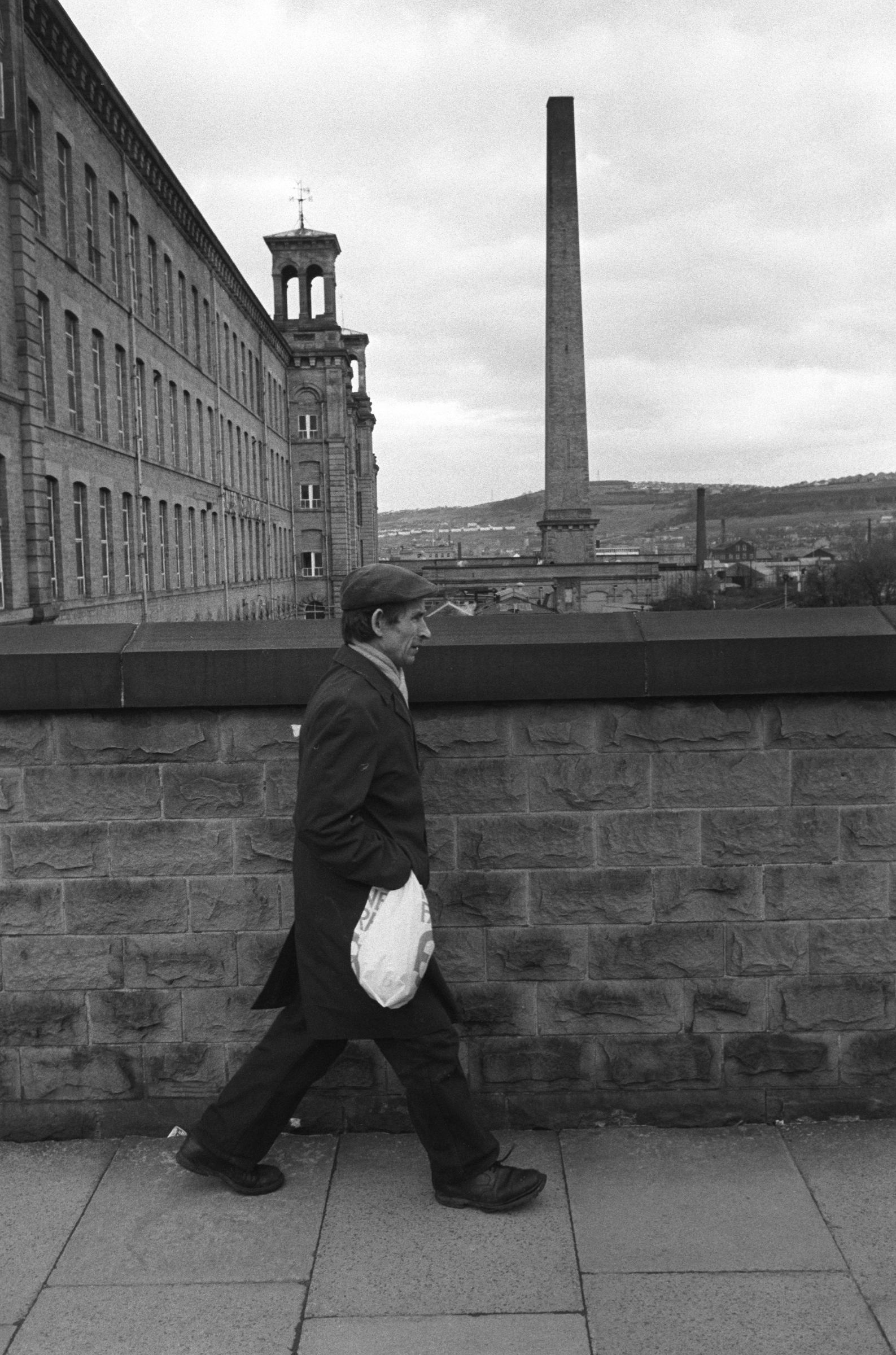 1980'S FACTORY WORK   ENGLAND WORKING CLASS SOCIETY SALTS MILL SALTAIRE nr BRADFORD YORKSHIRE 005