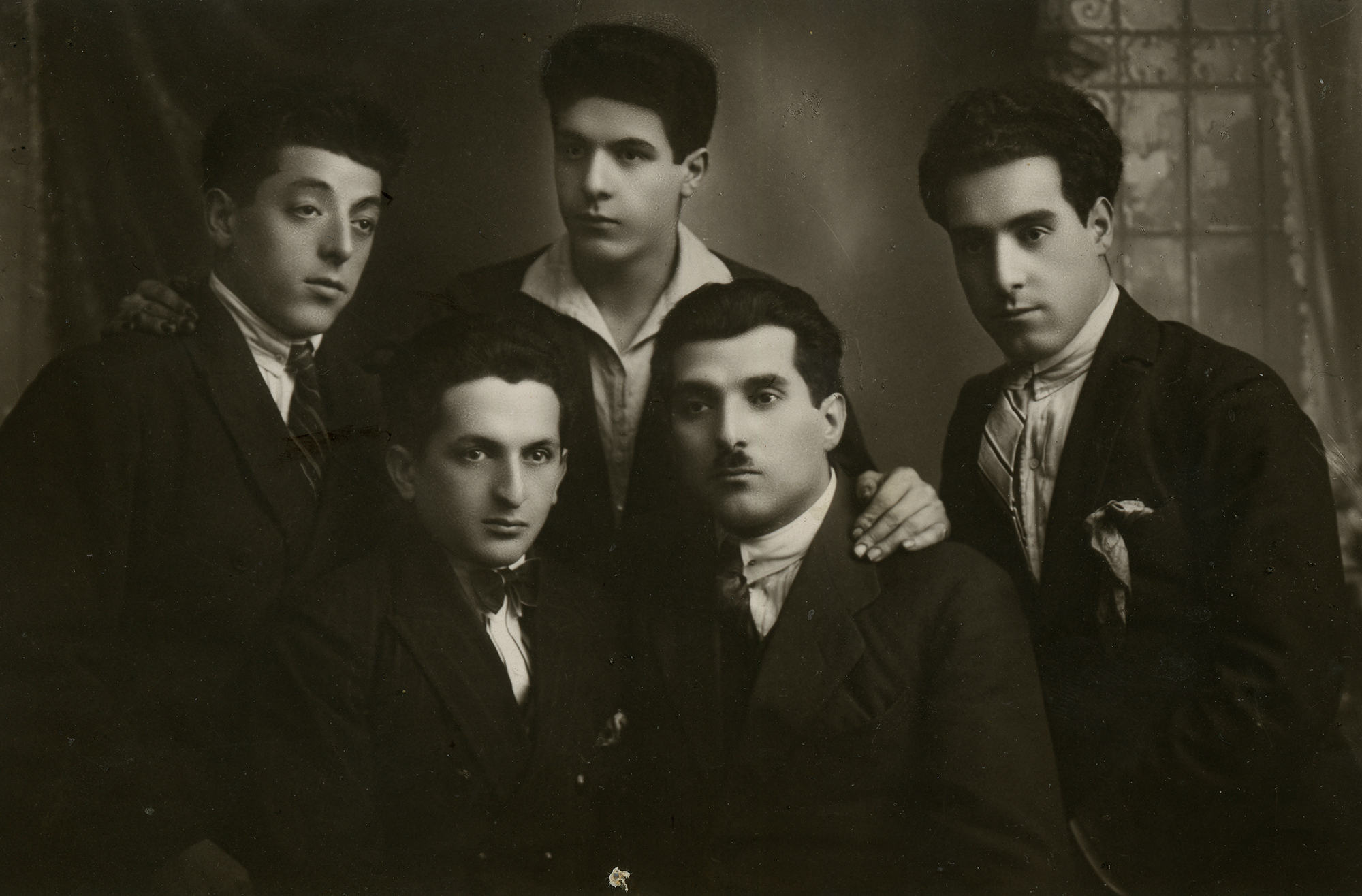 My grandfather Mordechai and his four brothers - Foto studio Germano, Rokiškis